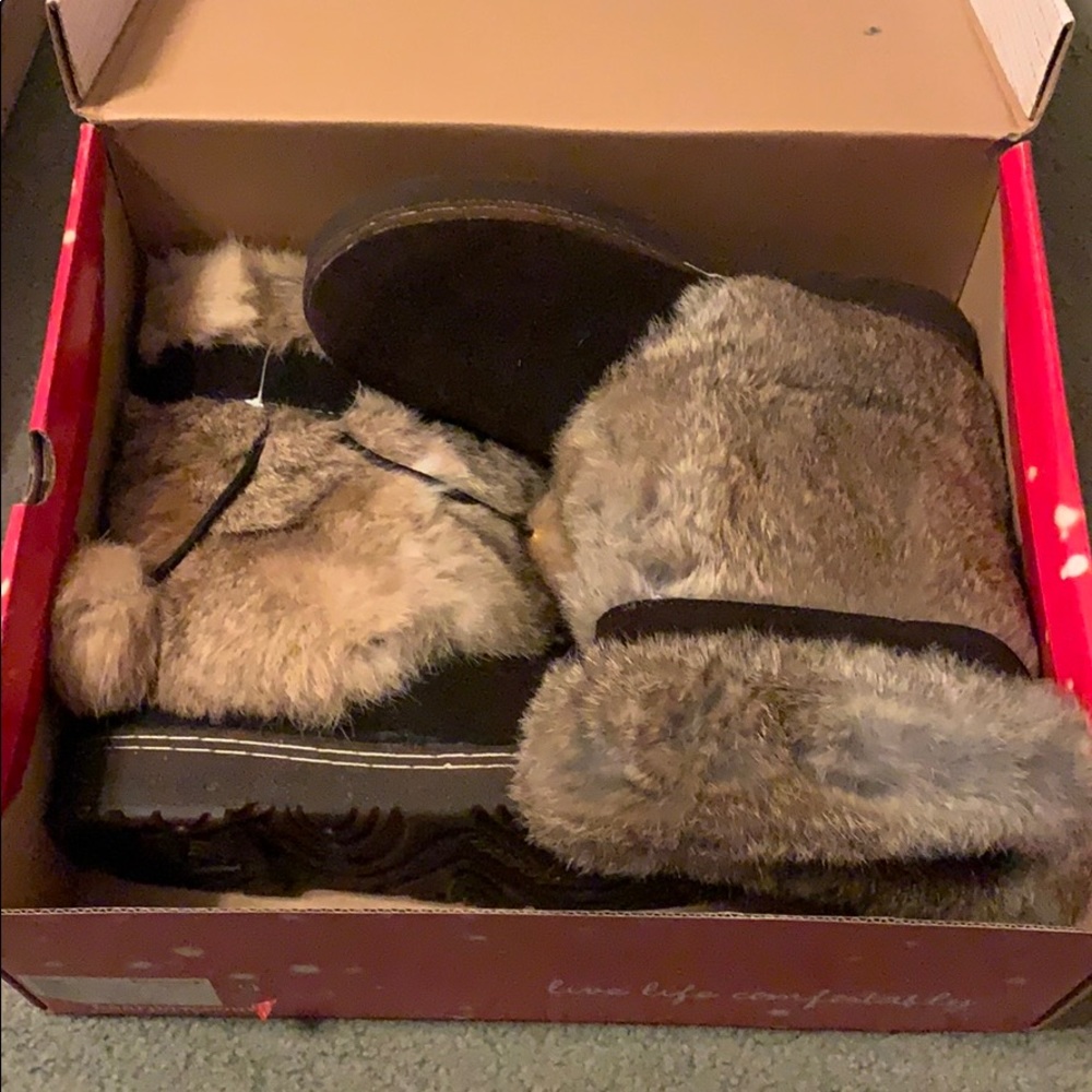 Brown bear paw winter boots